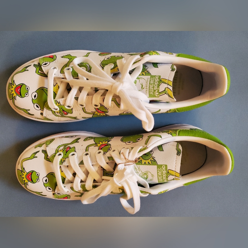 Kermit adidas size 7